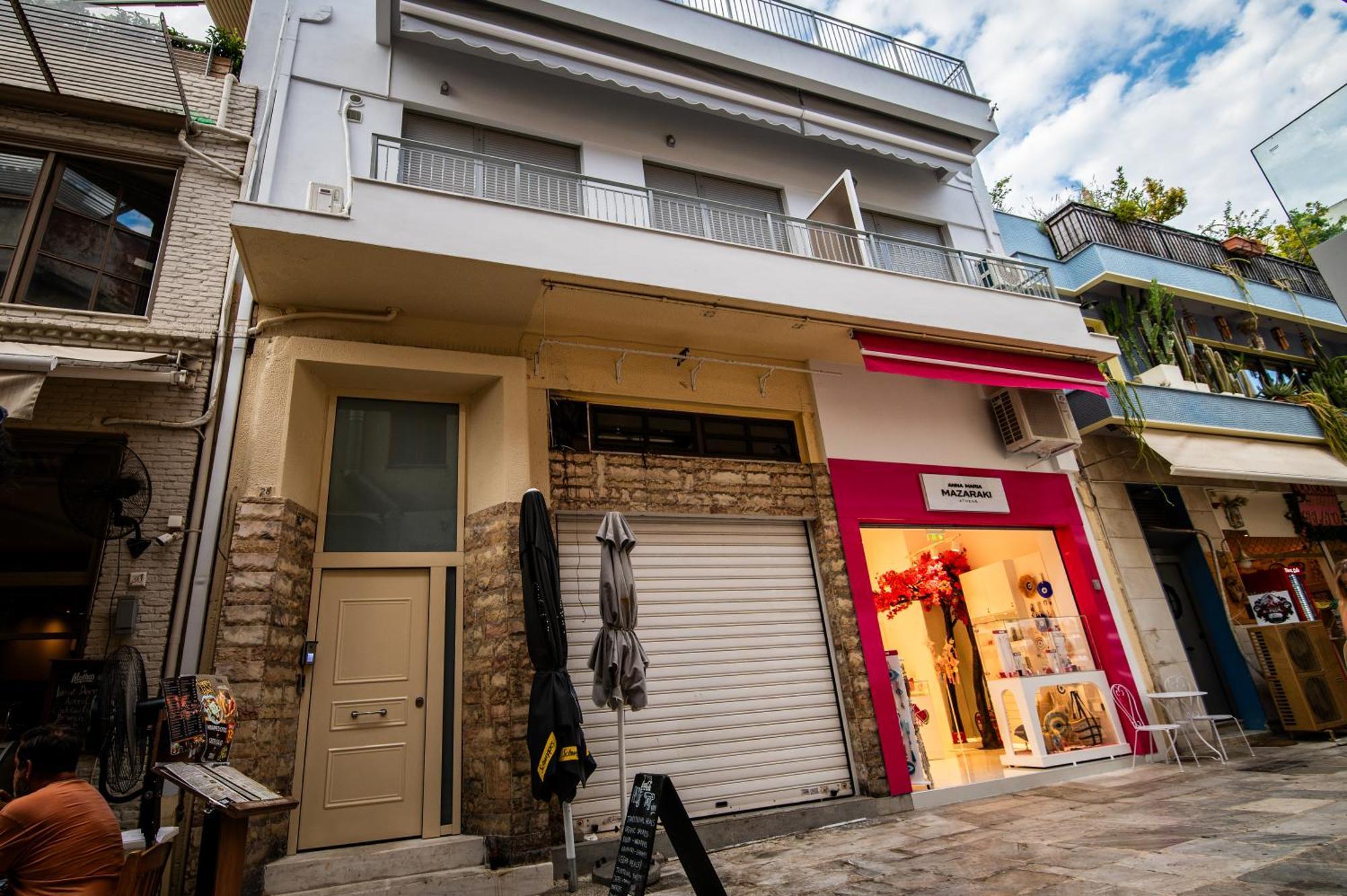 Apartament Plaka Rafaela Elegant Urban Retreat In Historic Heart